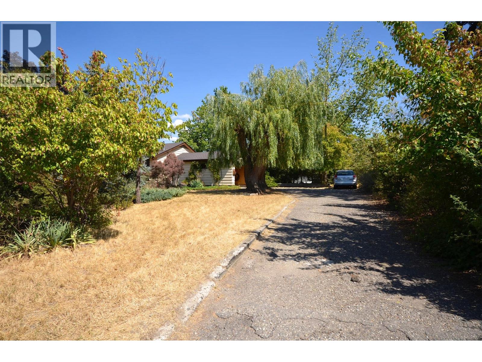 7609 Cunliffe Road, Coldstream, British Columbia  V1B 1T4 - Photo 2 - 10397577