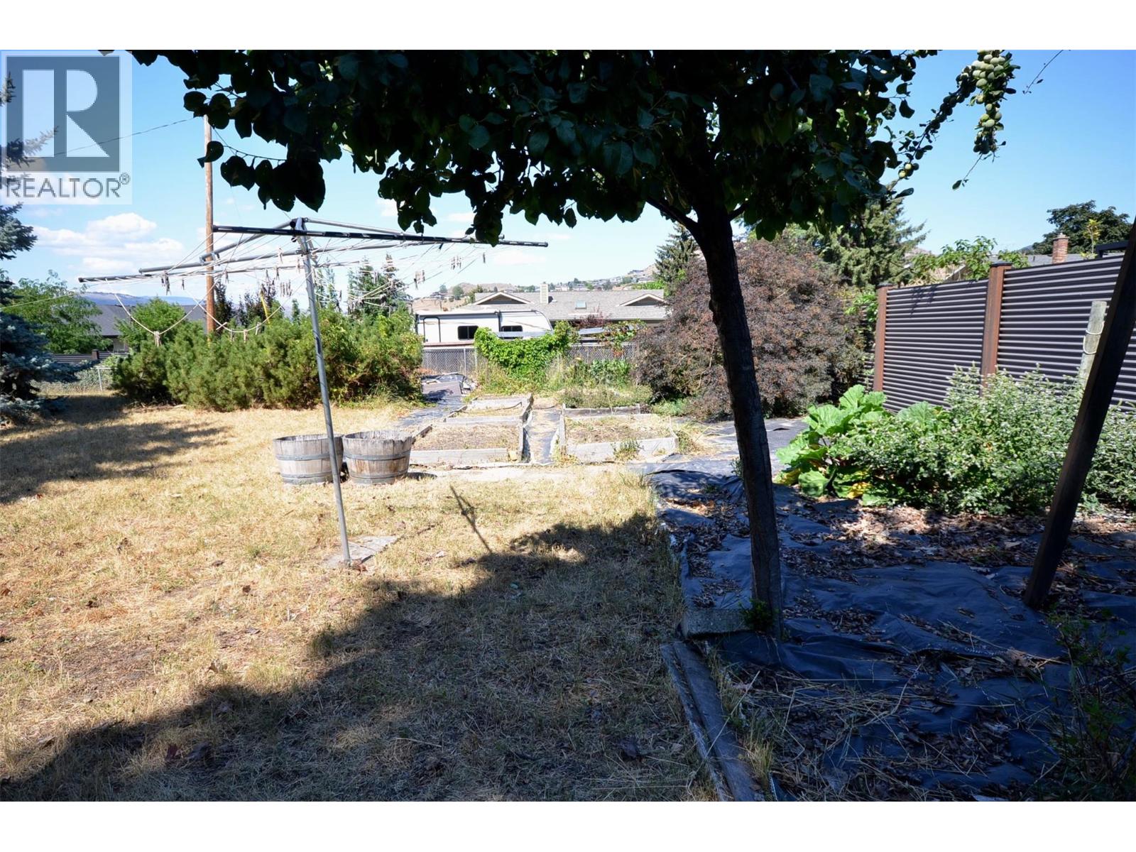 7609 Cunliffe Road, Coldstream, British Columbia  V1B 1T4 - Photo 7 - 10397577