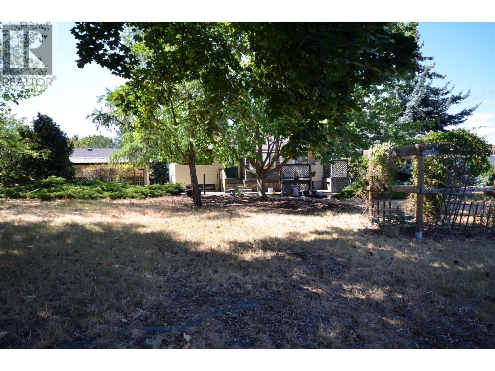 7609 Cunliffe Road, Coldstream, British Columbia  V1B 1T4 - Photo 6 - 10397577