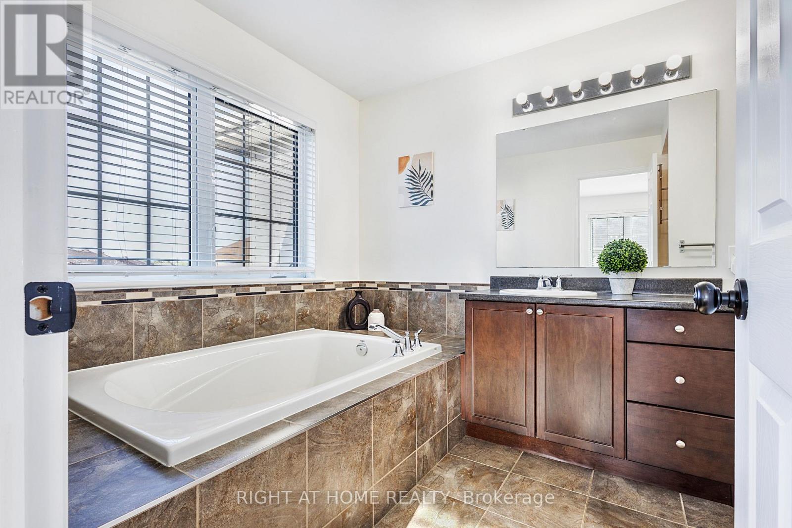 188 Patriot Place, Ottawa, Ontario  K2M 0B9 - Photo 11 - X13678714