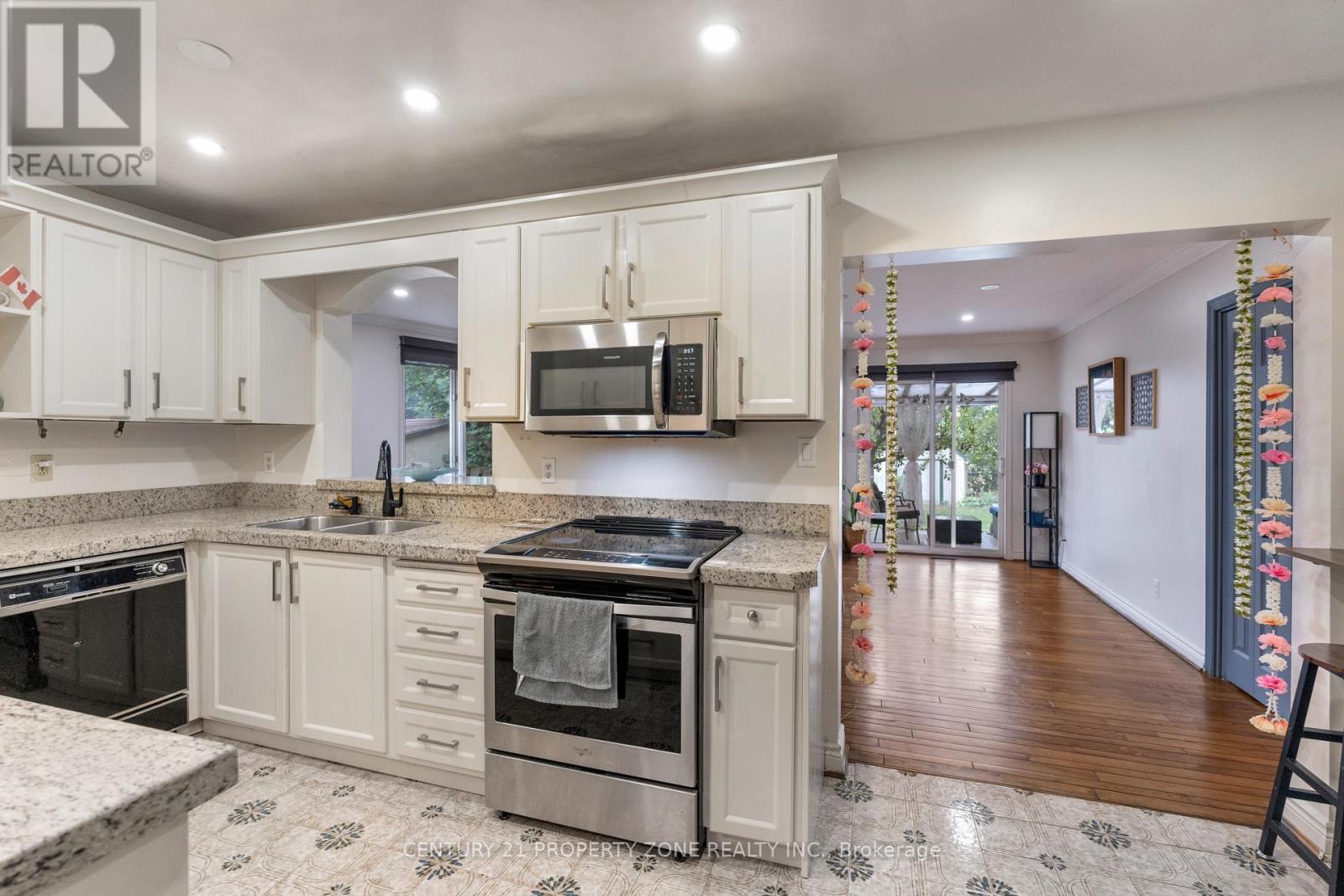 37 Laurentian Drive S, London East, Ontario  N5W 1N8 - Photo 8 - X13678708
