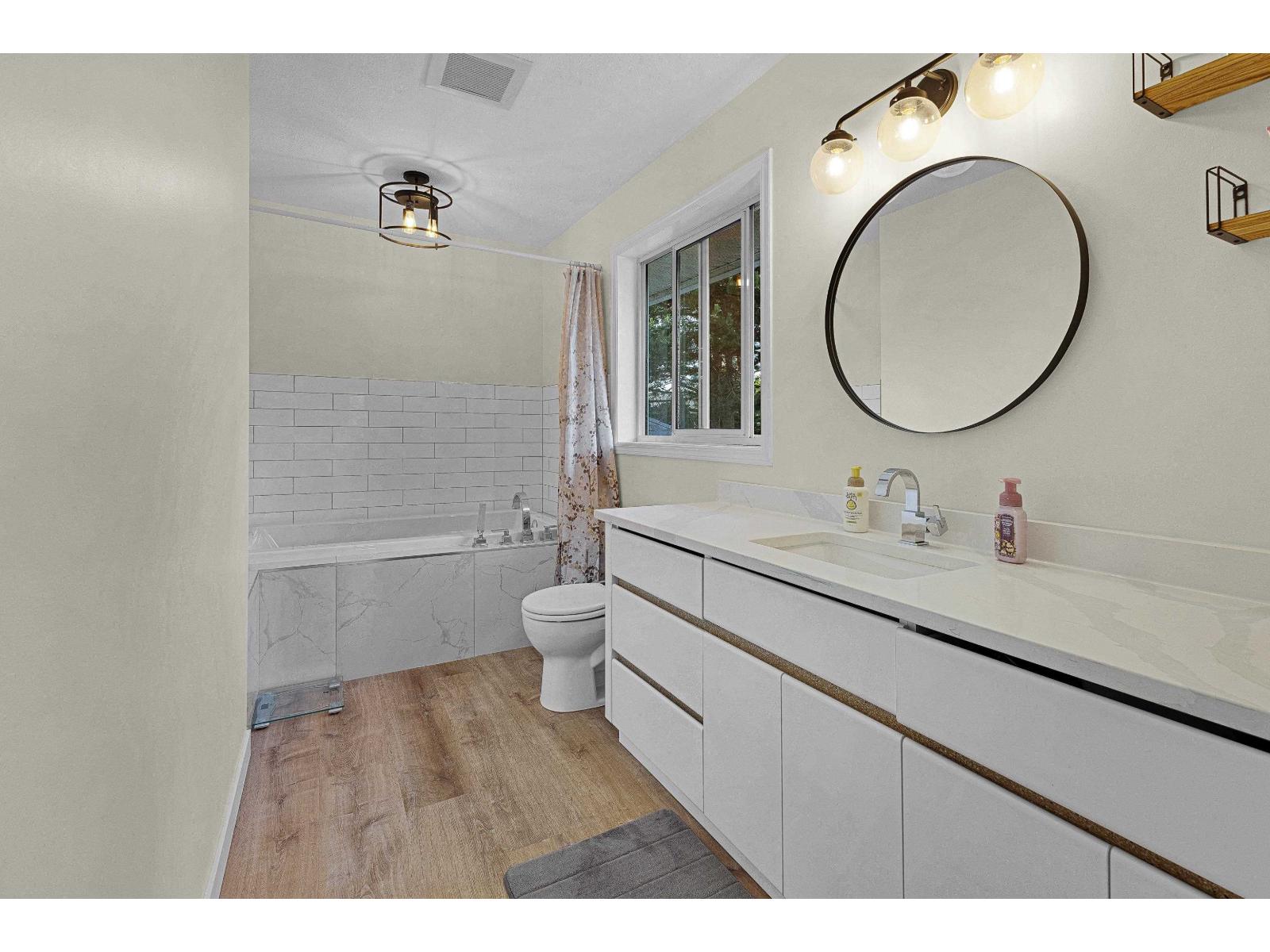14247 86 Avenue, Surrey, British Columbia  V3W 0S6 - Photo 2 - R3155973
