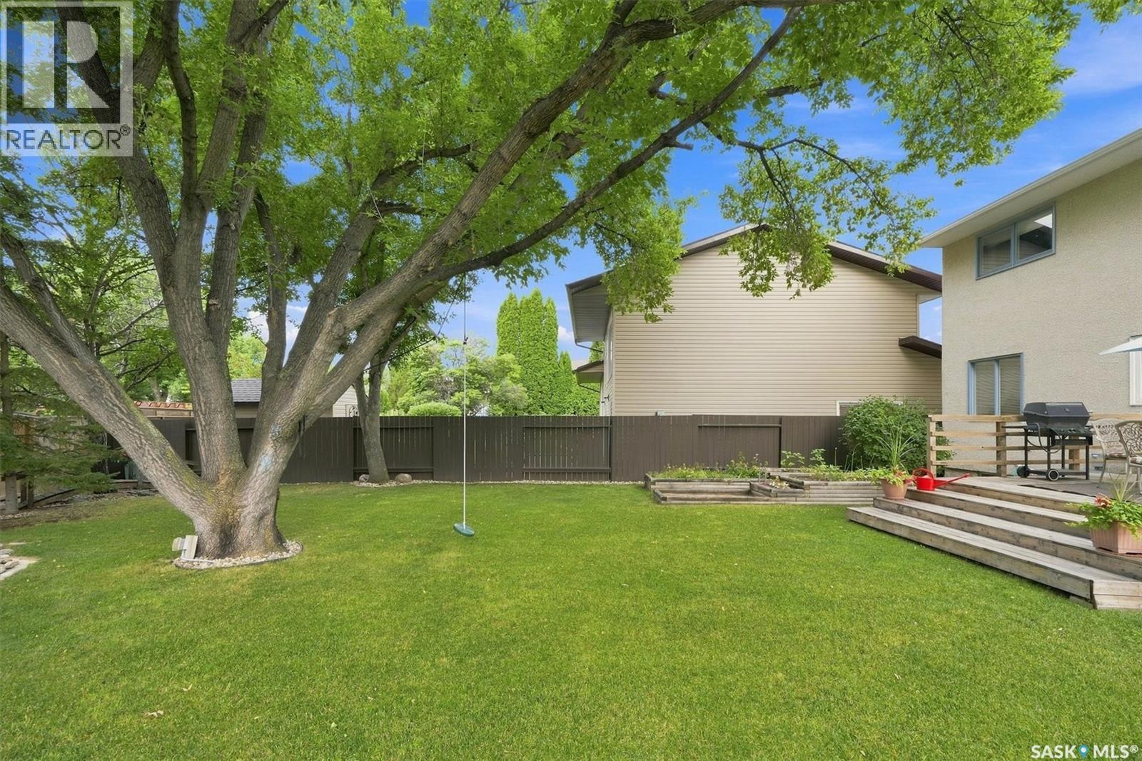 Crescent 211 David Knight Crescent, Saskatoon, Saskatchewan  S7K 5L7 - Photo 53 - SK045689