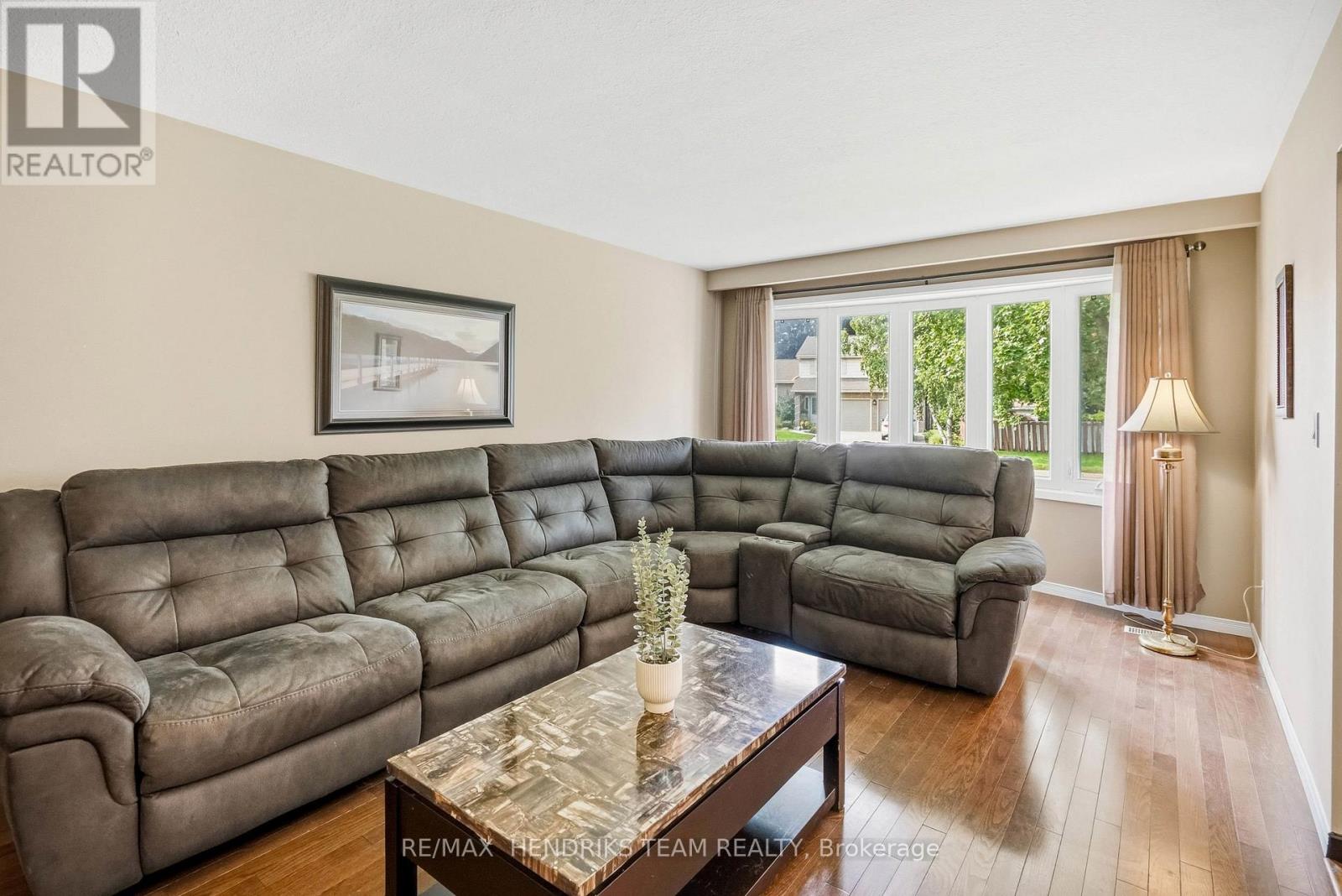 4 Royal Orchard Crescent, St. Catharines, Ontario  L2N 4E9 - Photo 7 - X13678726
