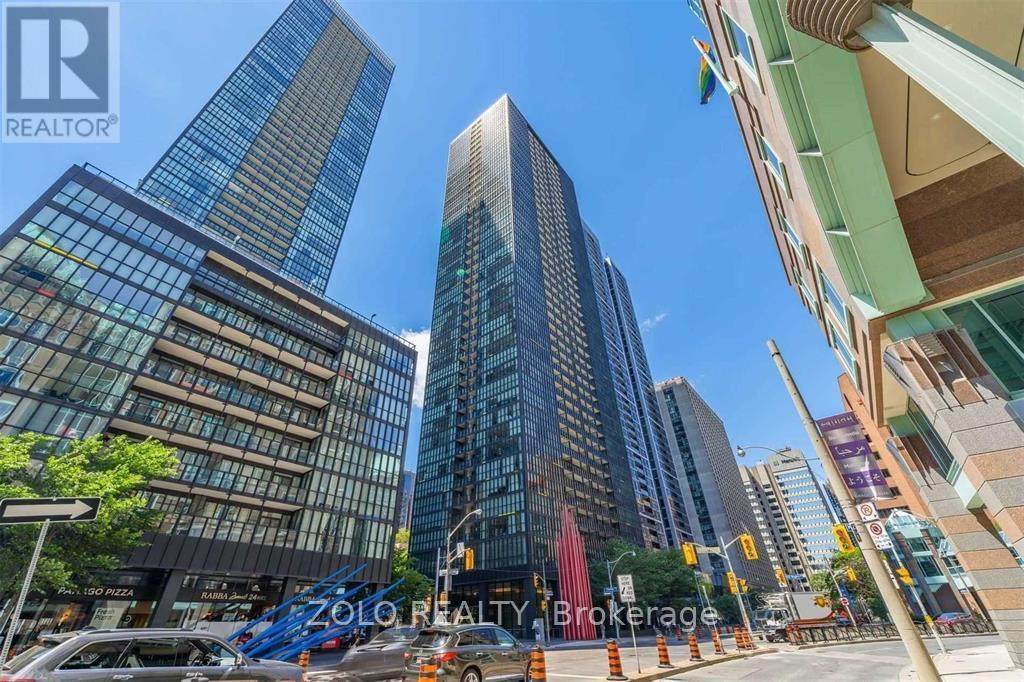 1407 - 110 CHARLES STREET E, Toronto, Ontario