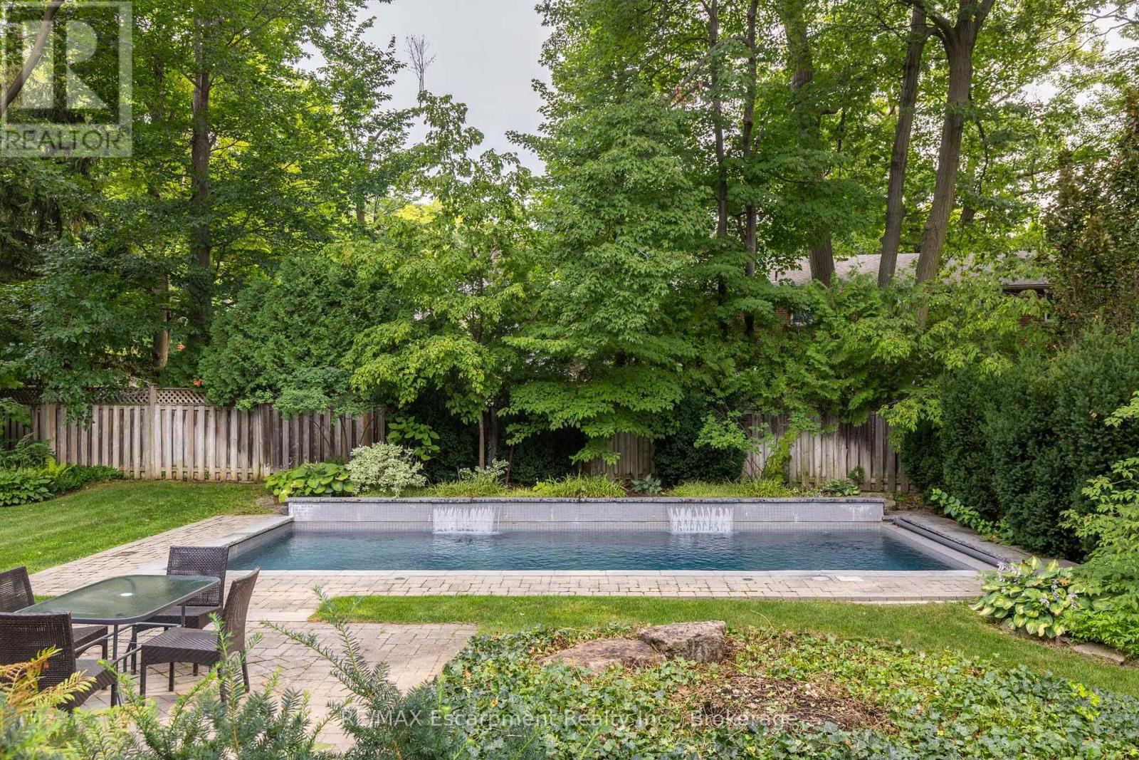 411 Wedgewood Drive, Oakville, Ontario  L6J 4S3 - Photo 12 - W13678754