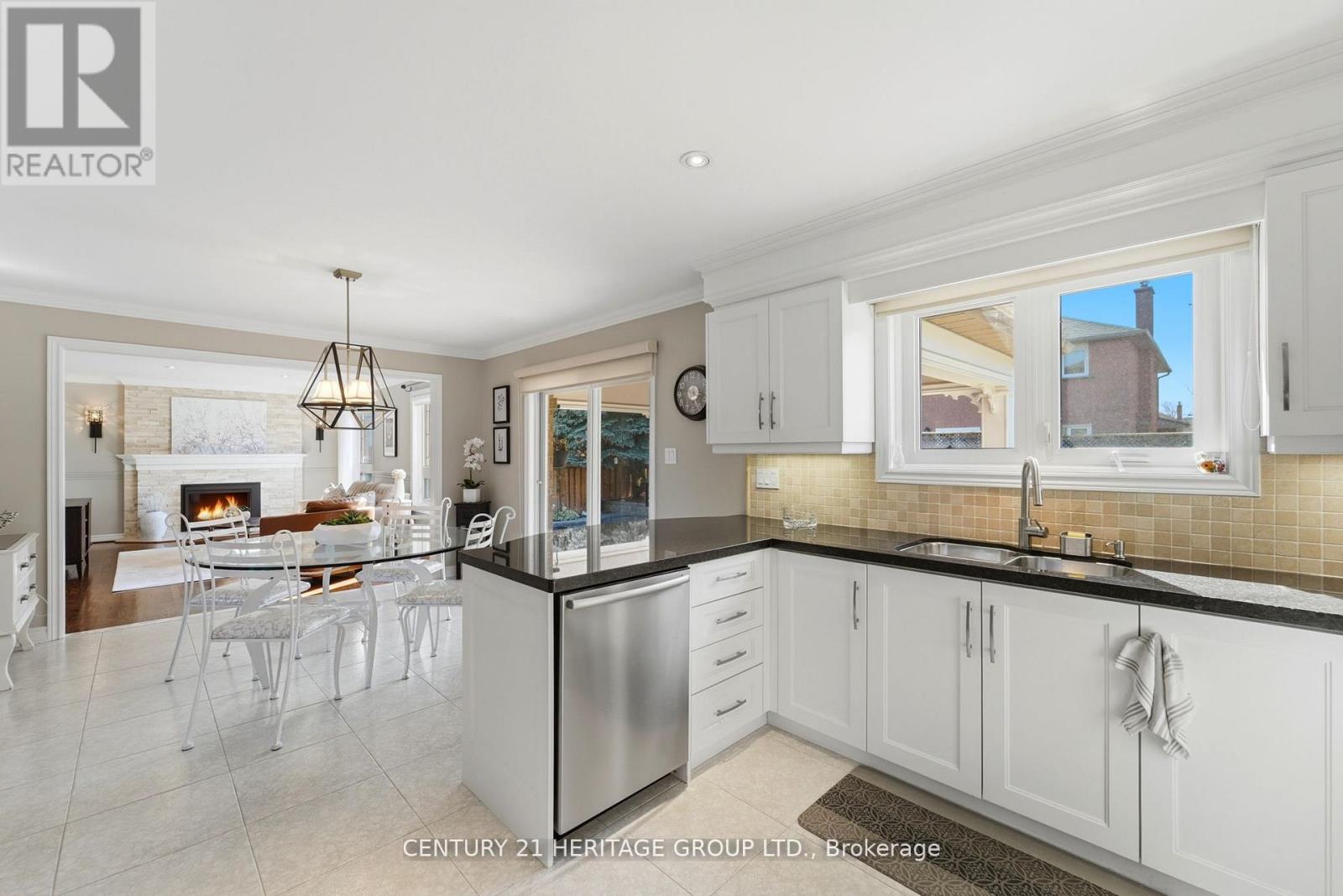 12 Lavinio Court, Vaughan, Ontario  L6A 1V8 - Photo 11 - N13678750