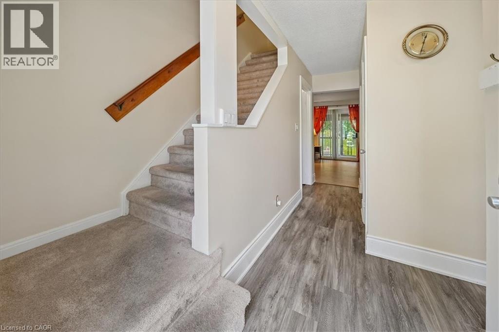 2320 Middlesmoor Crescent, Burlington, Ontario  L7P 3X7 - Photo 6 - 40847471
