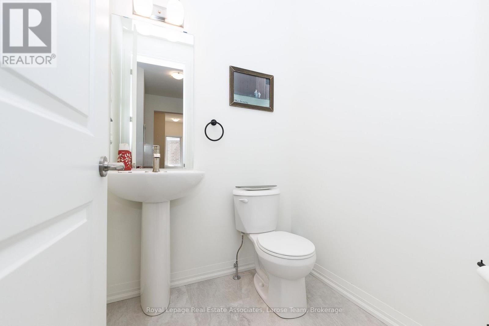 Main And 2nd Floor - 31 Willson Drive, Thorold, Ontario  L2V 0M3 - Photo 12 - X13599086