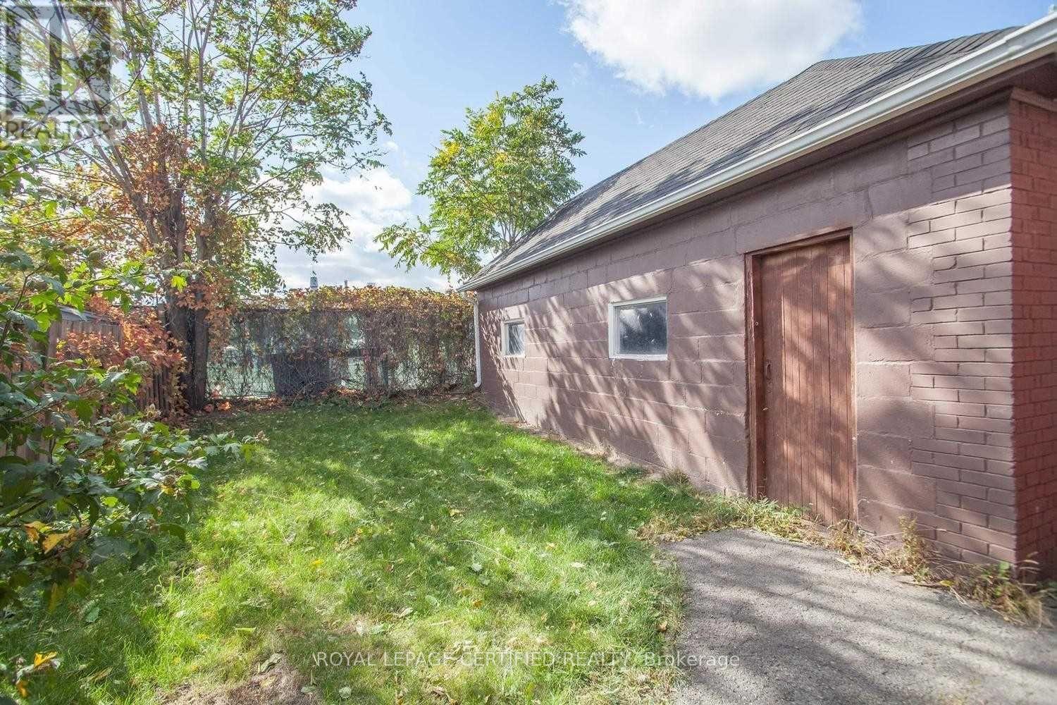 116 Beach Road, Hamilton, Ontario  L8L 3Z9 - Photo 3 - X13678724