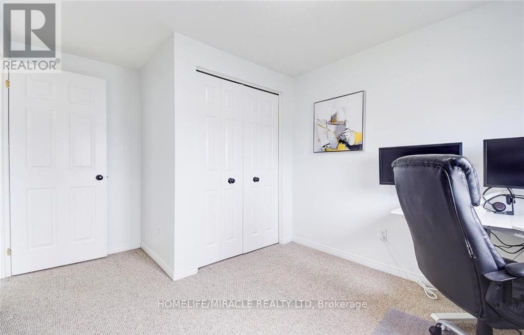 501 Highbrook Court, Kitchener, Ontario  N2E 3P4 - Photo 8 - X13678734