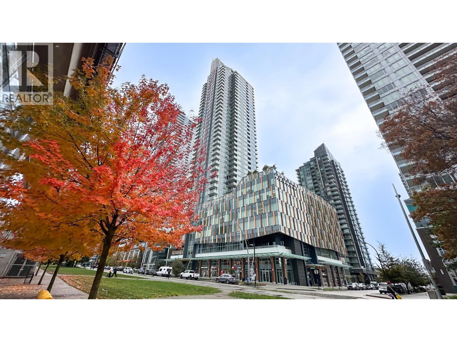 633 6378 Silver Avenue, Burnaby, British Columbia  V5H 0J2 - Photo 2 - C8081253
