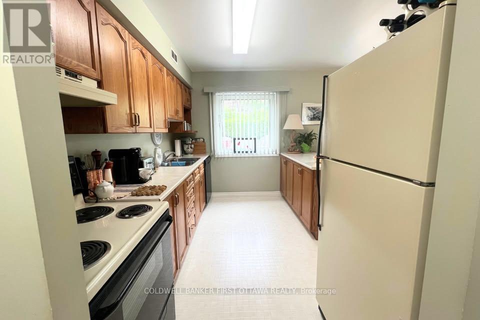 2 - 2 Rideau Street, Westport, Ontario  K0G 1X0 - Photo 3 - X13678764