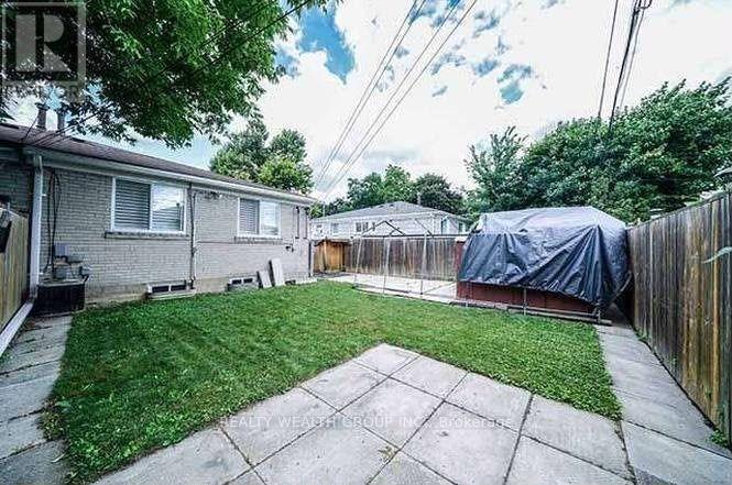 271 Mcconvey Drive, Richmond Hill (Crosby), Ontario  L4C 3K1 - Photo 14 - N13678768