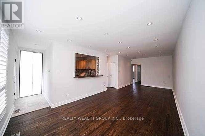 271 Mcconvey Drive, Richmond Hill (Crosby), Ontario  L4C 3K1 - Photo 3 - N13678768