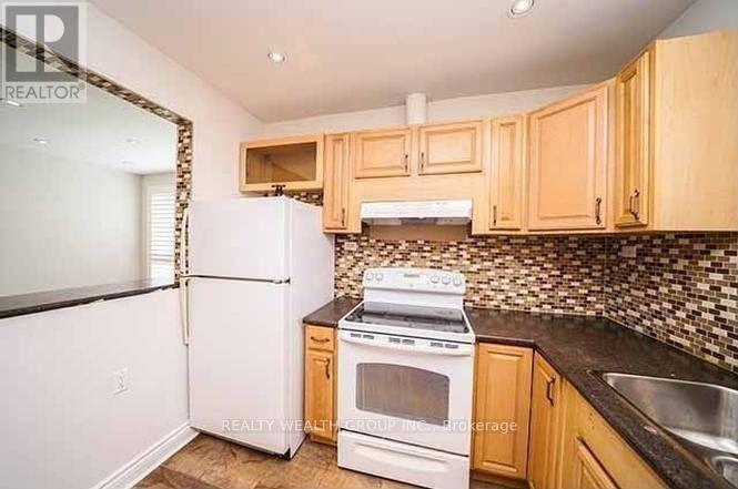 271 Mcconvey Drive, Richmond Hill (Crosby), Ontario  L4C 3K1 - Photo 6 - N13678768