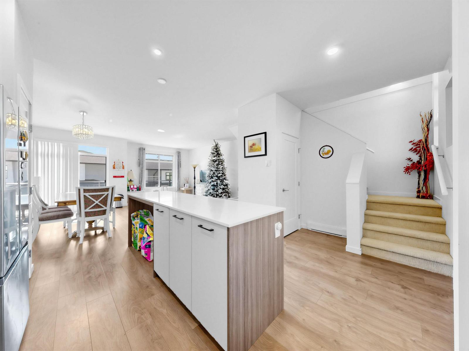 68 15255 Sitka Drive, Surrey, British Columbia  V3S 0B1 - Photo 5 - R3155858