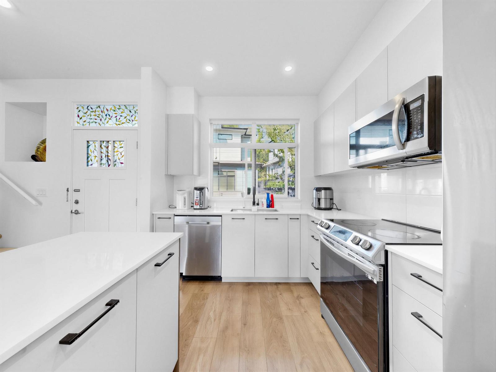 68 15255 Sitka Drive, Surrey, British Columbia  V3S 0B1 - Photo 6 - R3155858