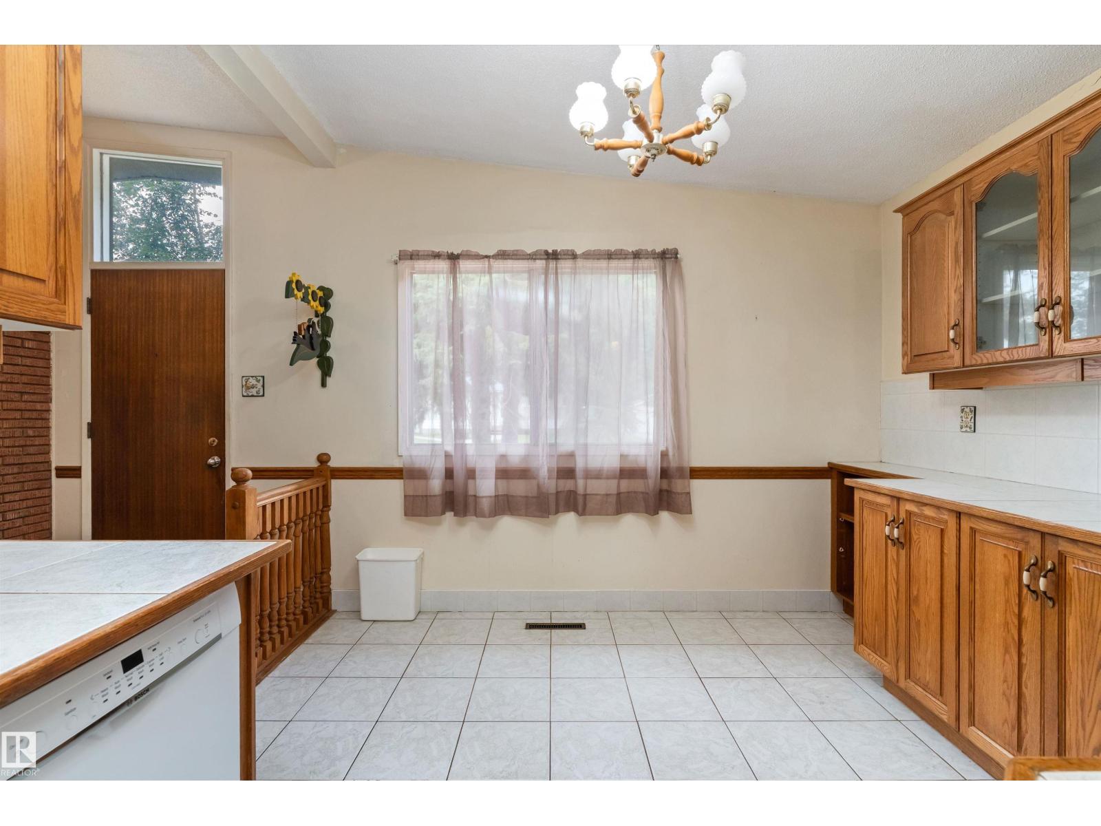 40 Curlew Cr, Sherwood Park, Alberta  T8A 0H4 - Photo 6 - E4503987