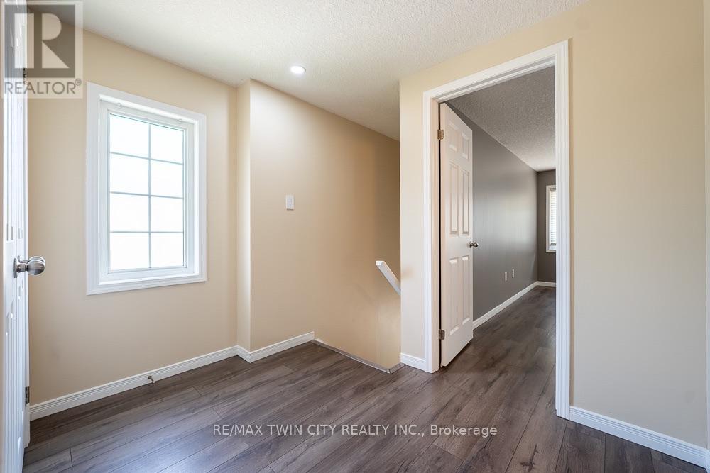 A8 - 20 David Bergey Drive, Kitchener, Ontario  N2E 0B1 - Photo 20 - X13655674