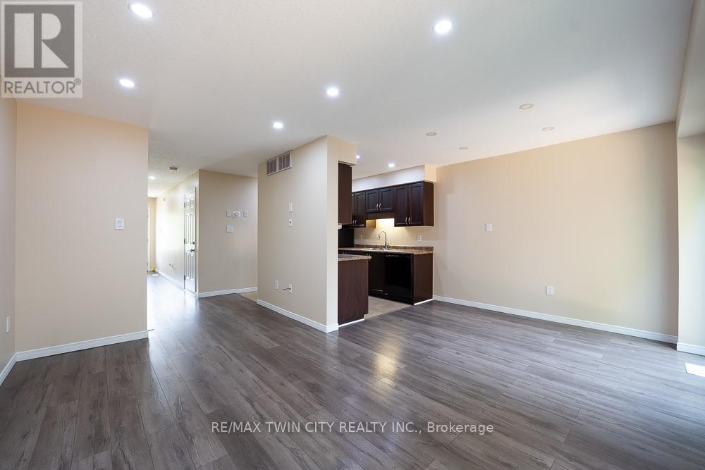 A8 - 20 David Bergey Drive, Kitchener, Ontario  N2E 0B1 - Photo 12 - X13655674