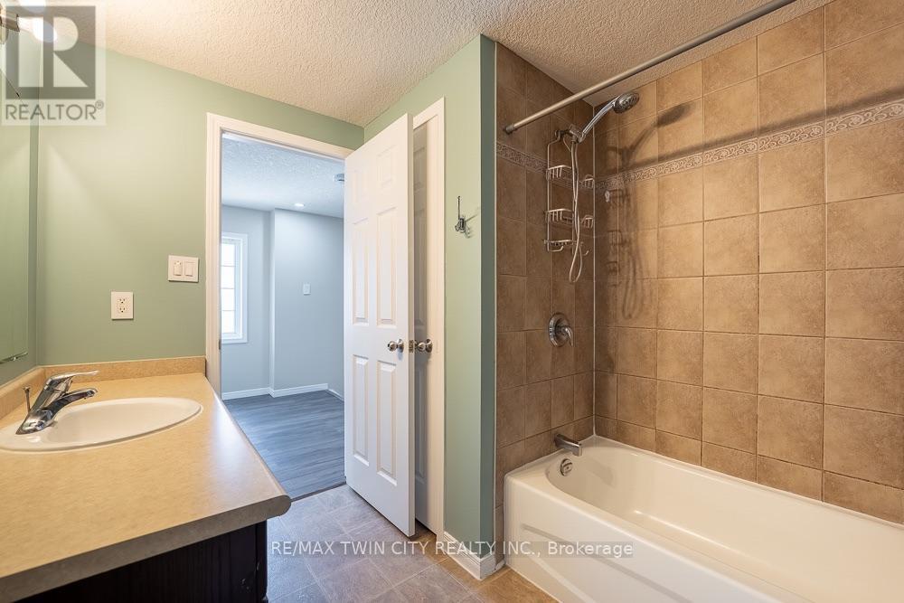 A8 - 20 David Bergey Drive, Kitchener, Ontario  N2E 0B1 - Photo 19 - X13655674