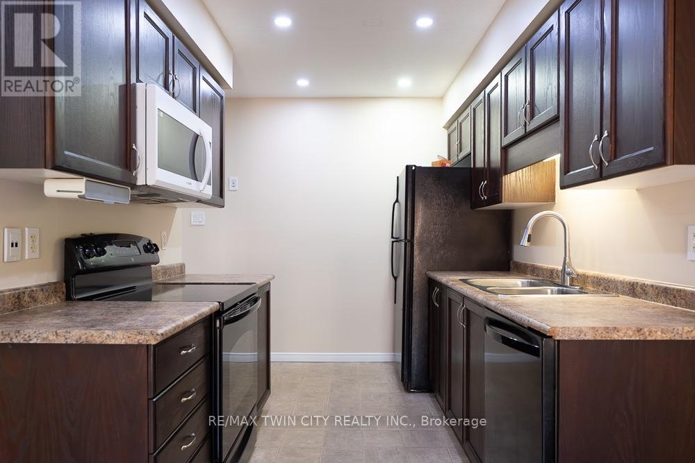 A8 - 20 David Bergey Drive, Kitchener, Ontario  N2E 0B1 - Photo 14 - X13655674