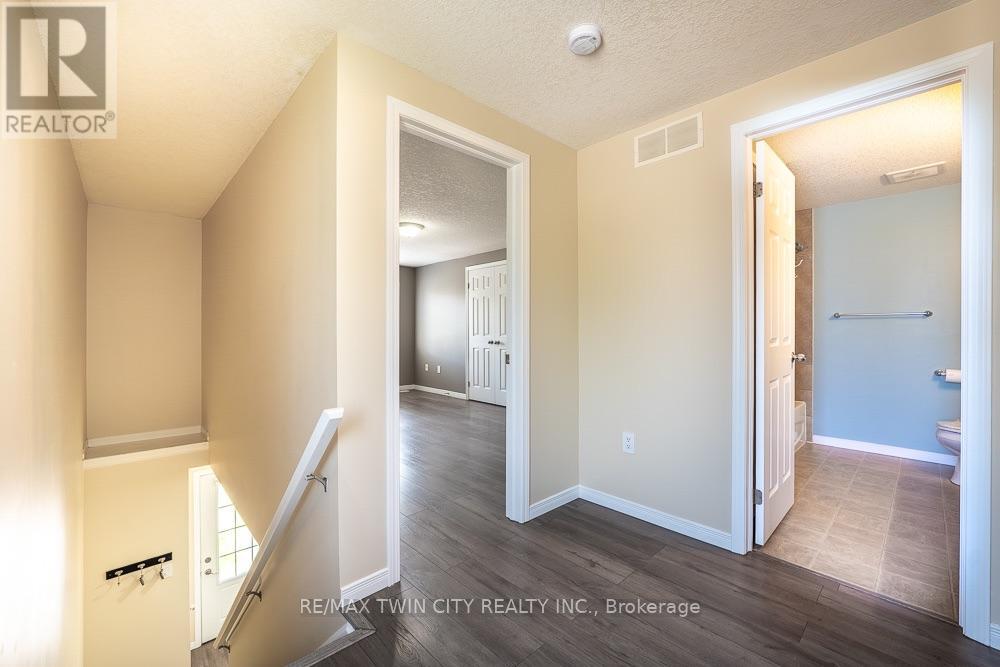 A8 - 20 David Bergey Drive, Kitchener, Ontario  N2E 0B1 - Photo 23 - X13655674