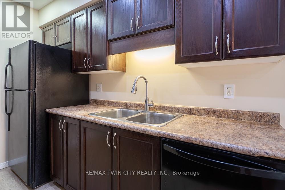 A8 - 20 David Bergey Drive, Kitchener, Ontario  N2E 0B1 - Photo 25 - X13655674