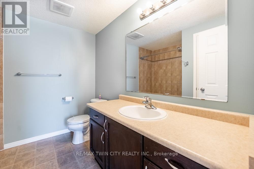 A8 - 20 David Bergey Drive, Kitchener, Ontario  N2E 0B1 - Photo 17 - X13655674