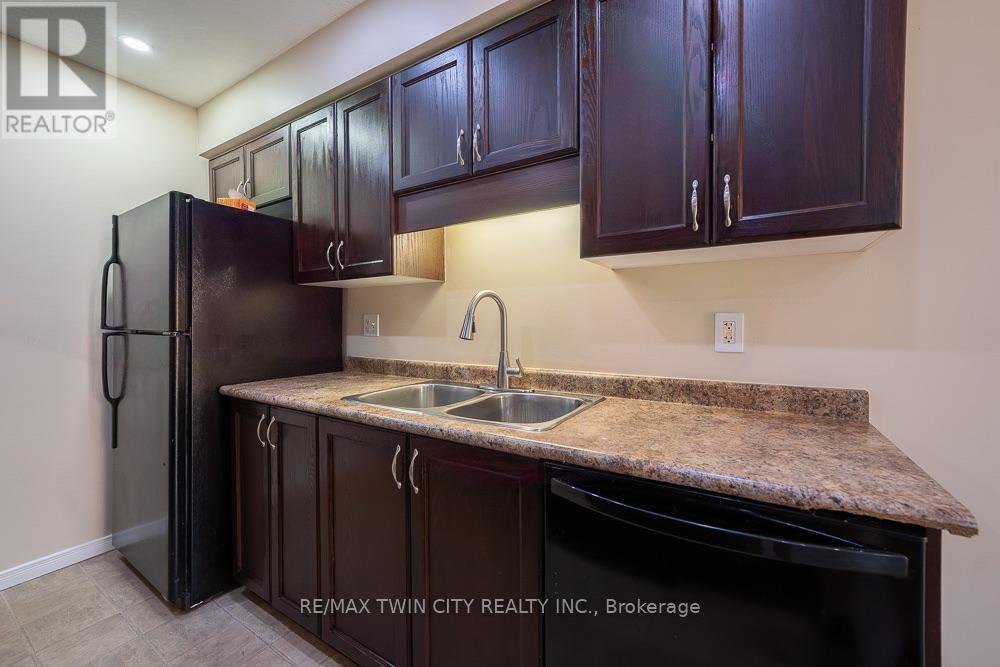 A8 - 20 David Bergey Drive, Kitchener, Ontario  N2E 0B1 - Photo 26 - X13655674