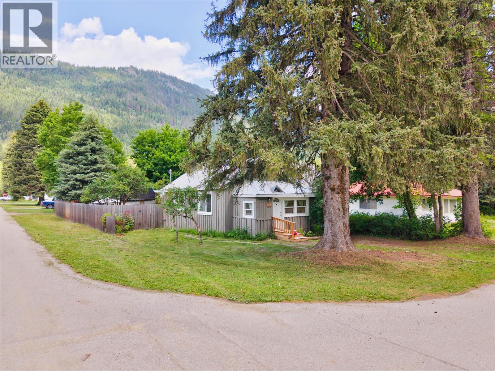 124 Sayward Avenue, Salmo, British Columbia  V0G 1Z0 - Photo 55 - 10393692