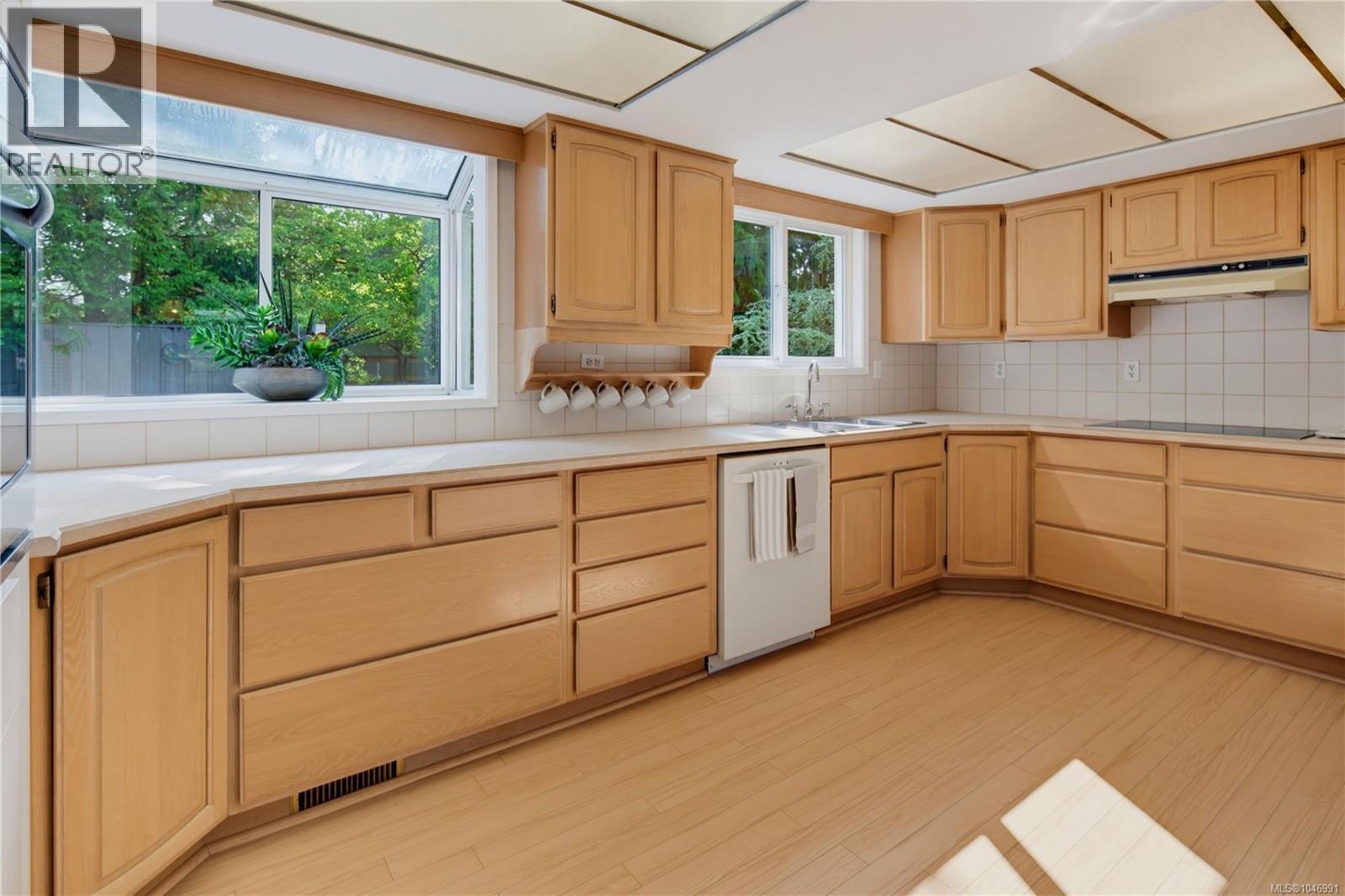 3459 Plymouth Rd, Oak Bay, British Columbia  V8P 4X6 - Photo 12 - 1046991