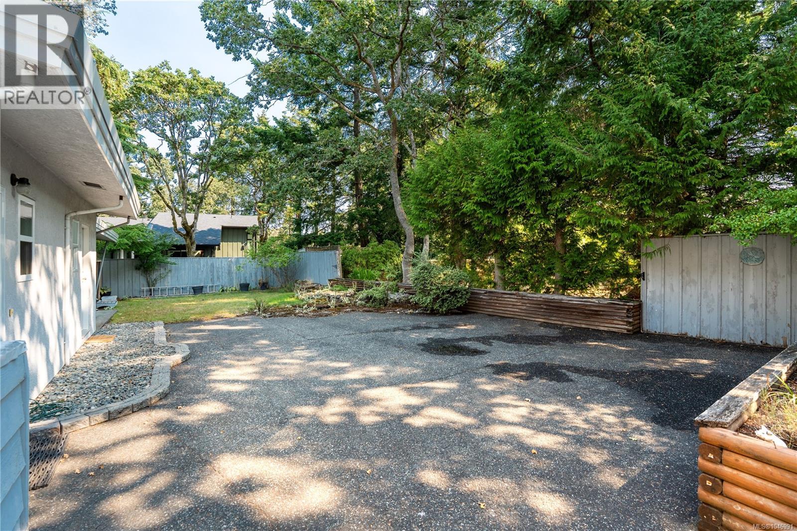 3459 Plymouth Rd, Oak Bay, British Columbia  V8P 4X6 - Photo 40 - 1046991