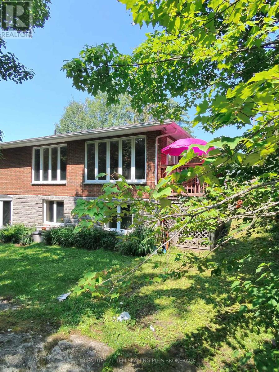 43 O'connor Drive, Temagami, Ontario  P0H 2H0 - Photo 3 - X13678812