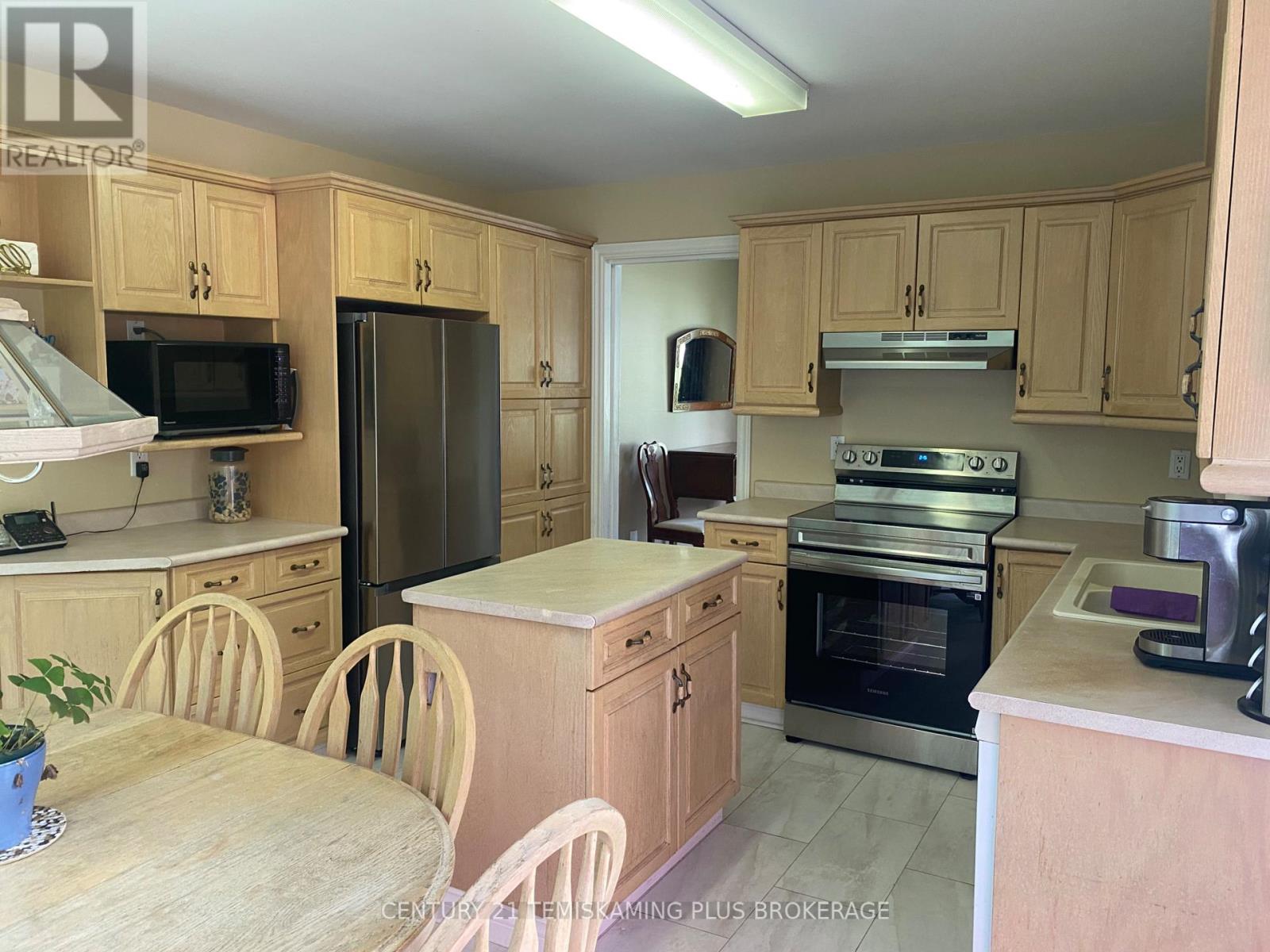43 O'connor Drive, Temagami, Ontario  P0H 2H0 - Photo 6 - X13678812