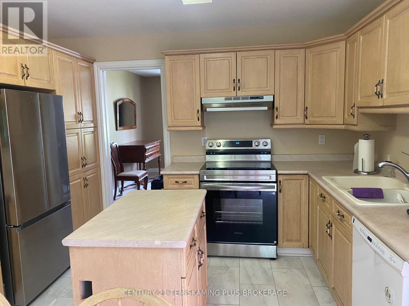 43 O'connor Drive, Temagami, Ontario  P0H 2H0 - Photo 8 - X13678812