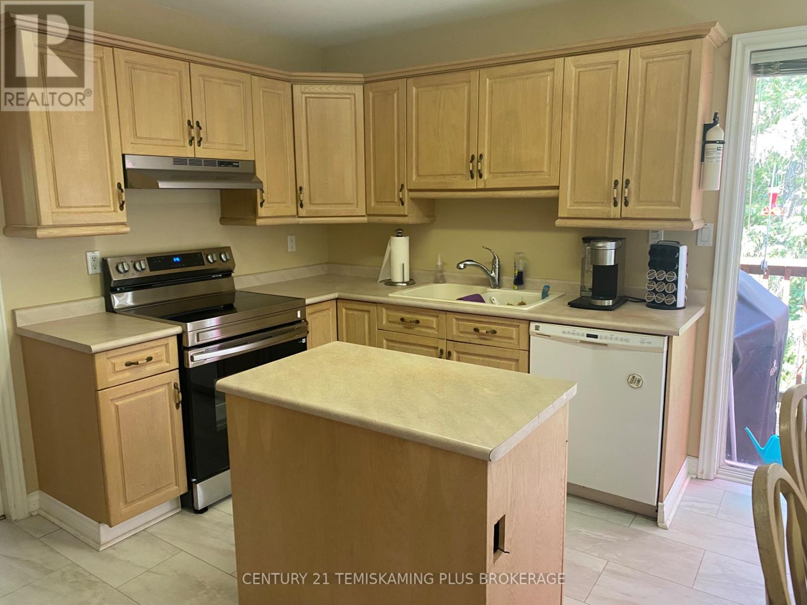 43 O'connor Drive, Temagami, Ontario  P0H 2H0 - Photo 9 - X13678812