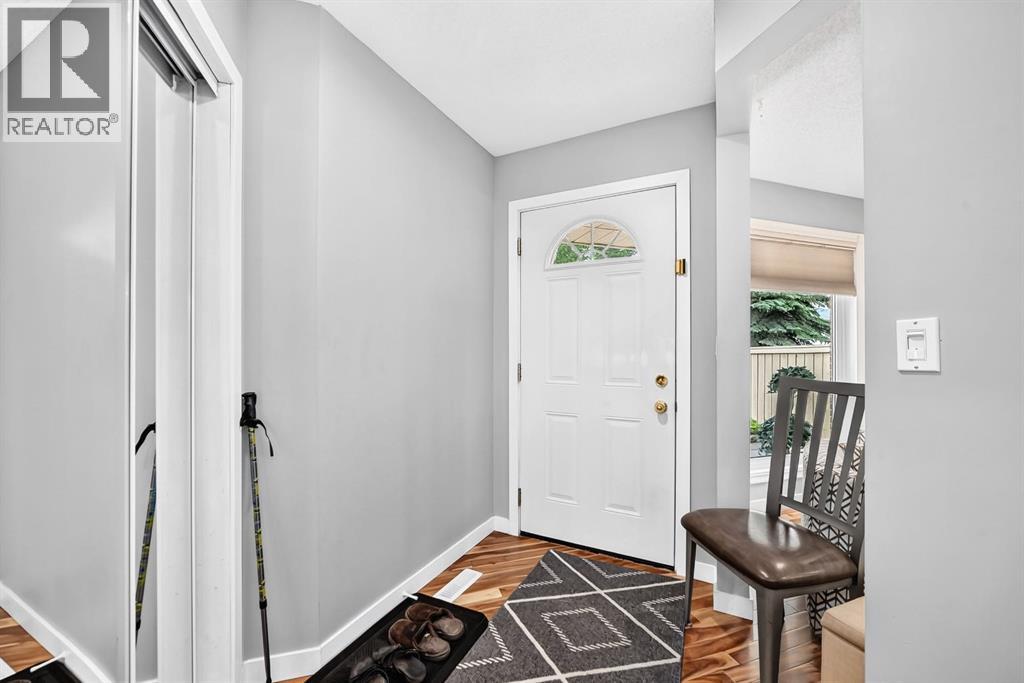 139 Hawkville Close Nw, Calgary, Alberta  T3G 3C3 - Photo 3 - A2337492