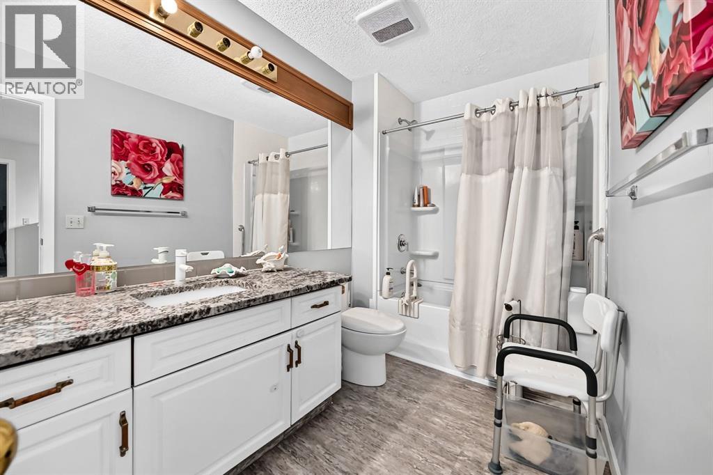 139 Hawkville Close Nw, Calgary, Alberta  T3G 3C3 - Photo 32 - A2337492