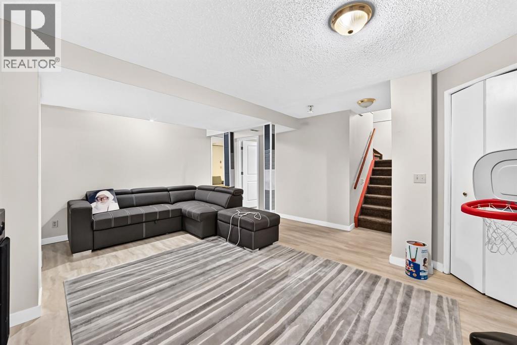 139 Hawkville Close Nw, Calgary, Alberta  T3G 3C3 - Photo 34 - A2337492