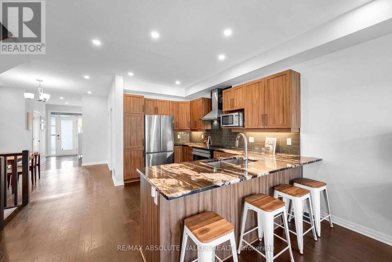323 Lysander Place, Ottawa, Ontario  K1K 3X8 - Photo 11 - X13678808