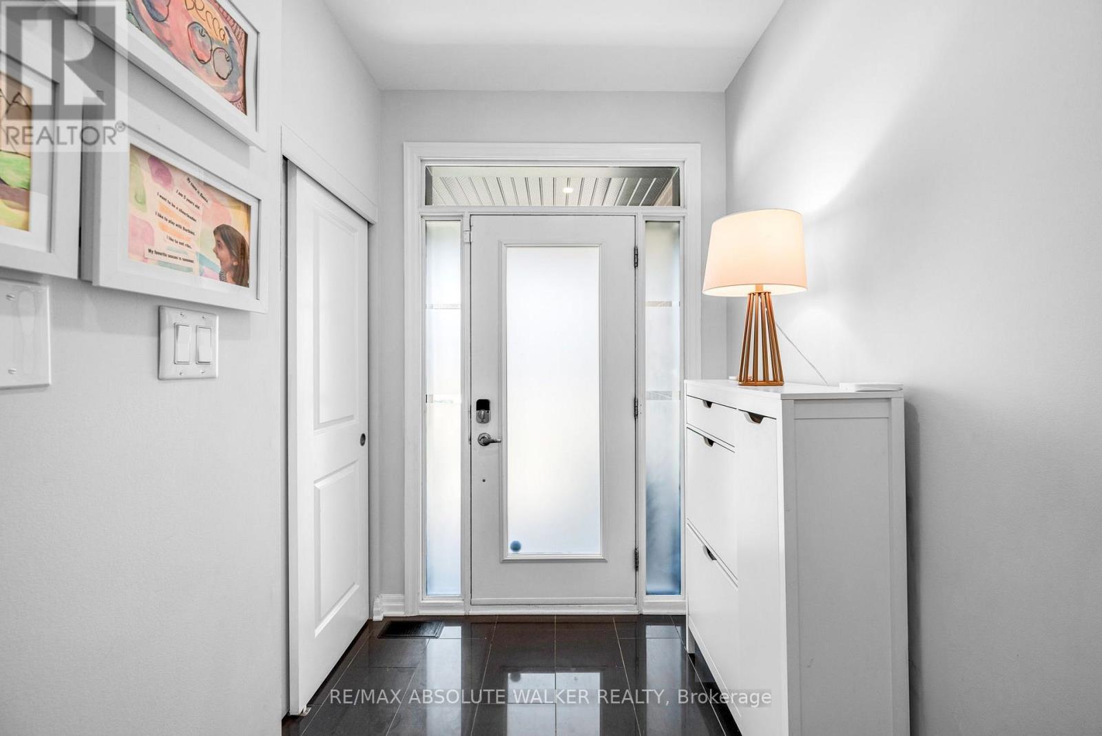 323 Lysander Place, Ottawa, Ontario  K1K 3X8 - Photo 4 - X13678808