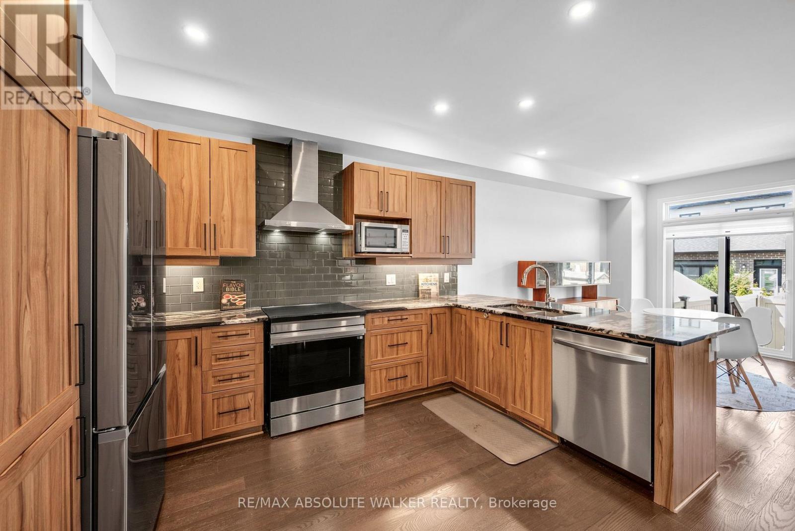 323 Lysander Place, Ottawa, Ontario  K1K 3X8 - Photo 7 - X13678808
