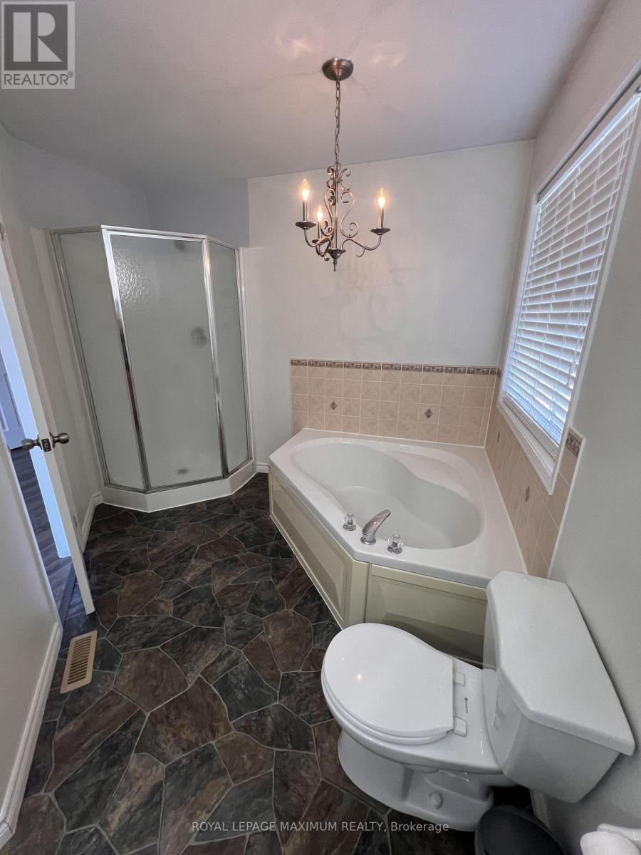 Main - 82 Ambler Bay, Barrie, Ontario  L4M 7A6 - Photo 12 - S13678820