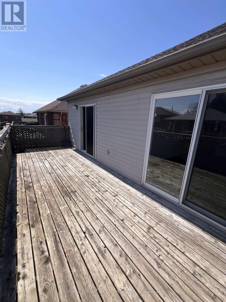 Main - 82 Ambler Bay, Barrie, Ontario  L4M 7A6 - Photo 19 - S13678820