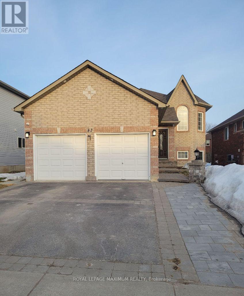 Main - 82 Ambler Bay, Barrie, Ontario  L4M 7A6 - Photo 2 - S13678820