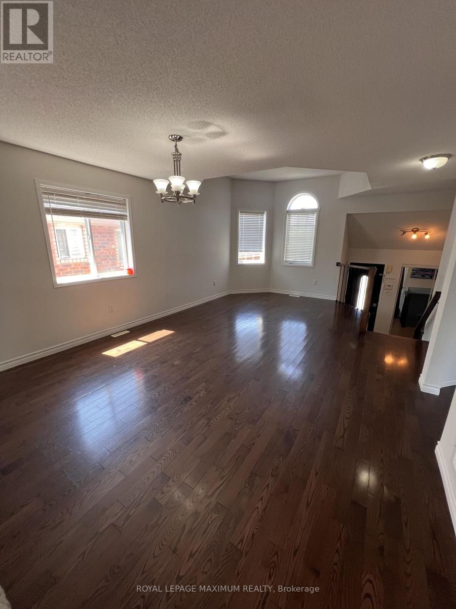 Main - 82 Ambler Bay, Barrie, Ontario  L4M 7A6 - Photo 4 - S13678820