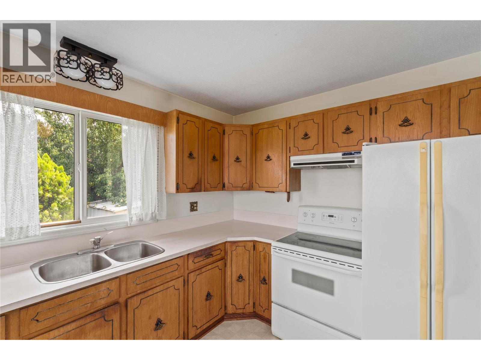 296 Gibraltar Court, Kamloops, British Columbia  V2C 1P2 - Photo 13 - 10397856