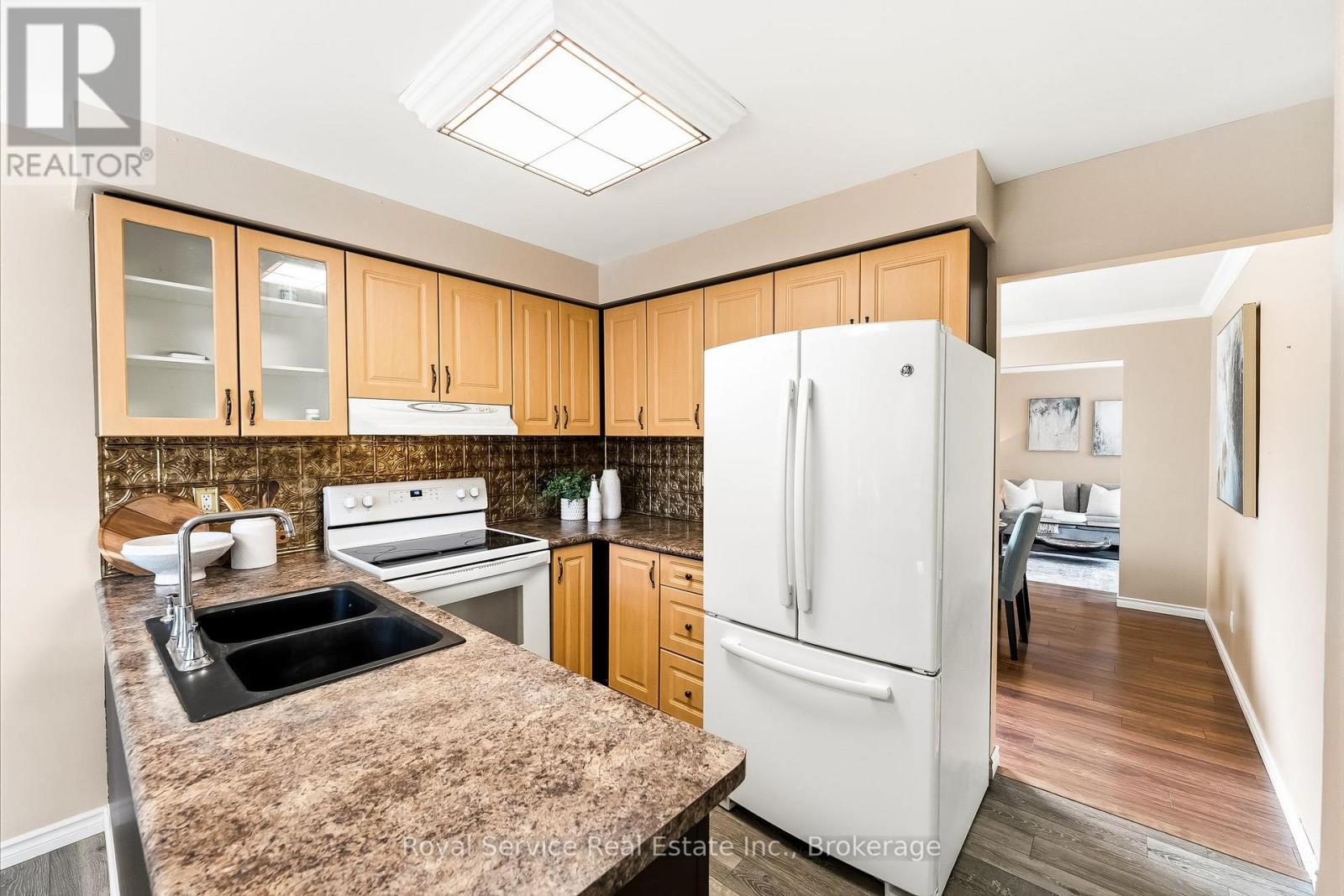 6 Gilmour Drive, Ajax (Central), Ontario  L1S 5J8 - Photo 14 - E13678832